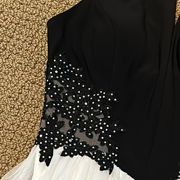 Blondie Nites Juniors Long Ballgown Dress Halter Prom Black Tie Formal size 5 - Picture 4 of 17